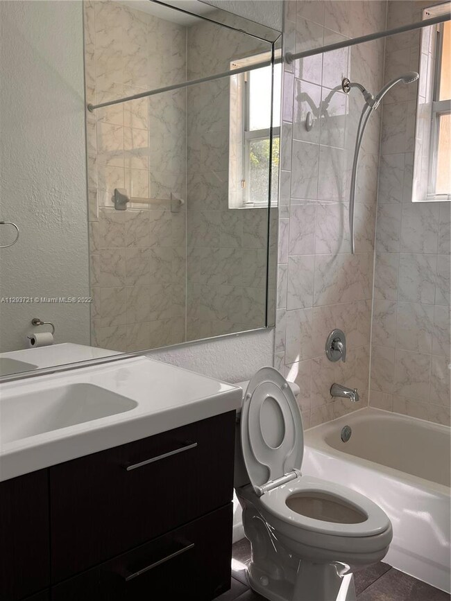 11029 NW 43rd Ln unit 29, Doral, FL 33178 - photo 5