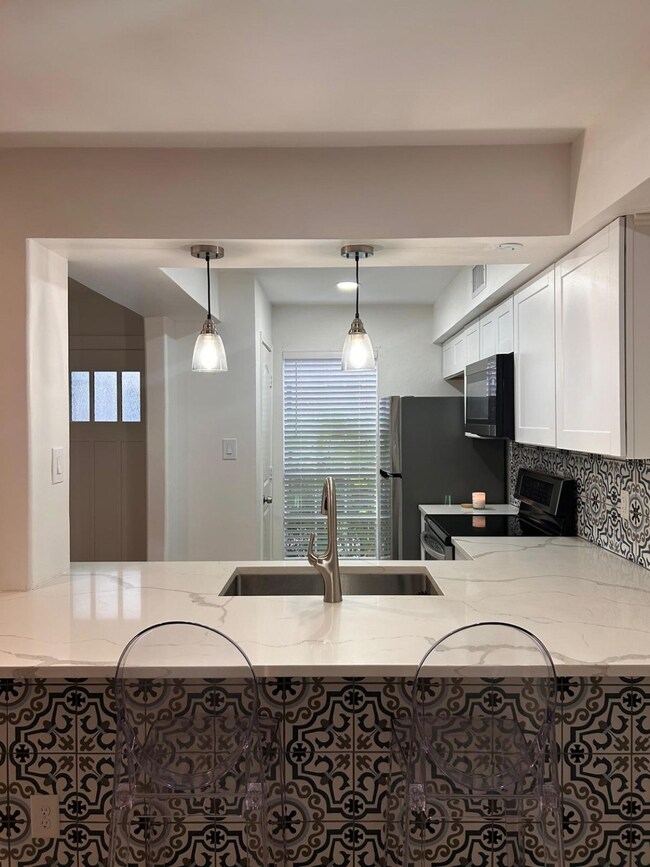 1715 Moritz Dr unit 7, Houston, TX 77055 - photo 7