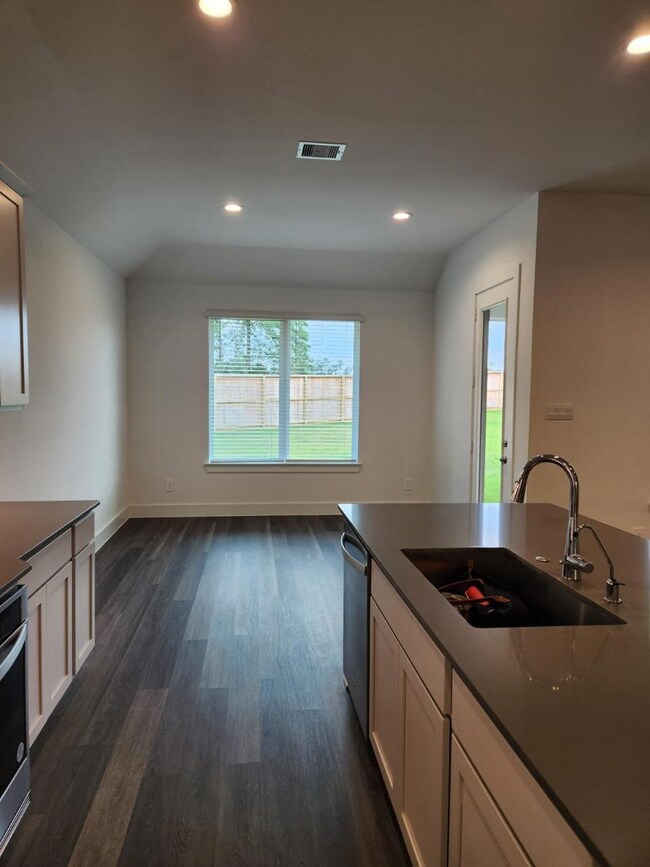 13705 Rising Sun Ln, Conroe, TX 77384 - photo 6