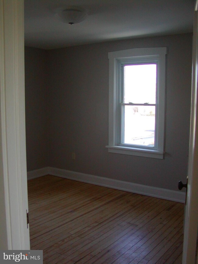 346 Lortz Ave, Chambersburg, PA 17201 - photo 2