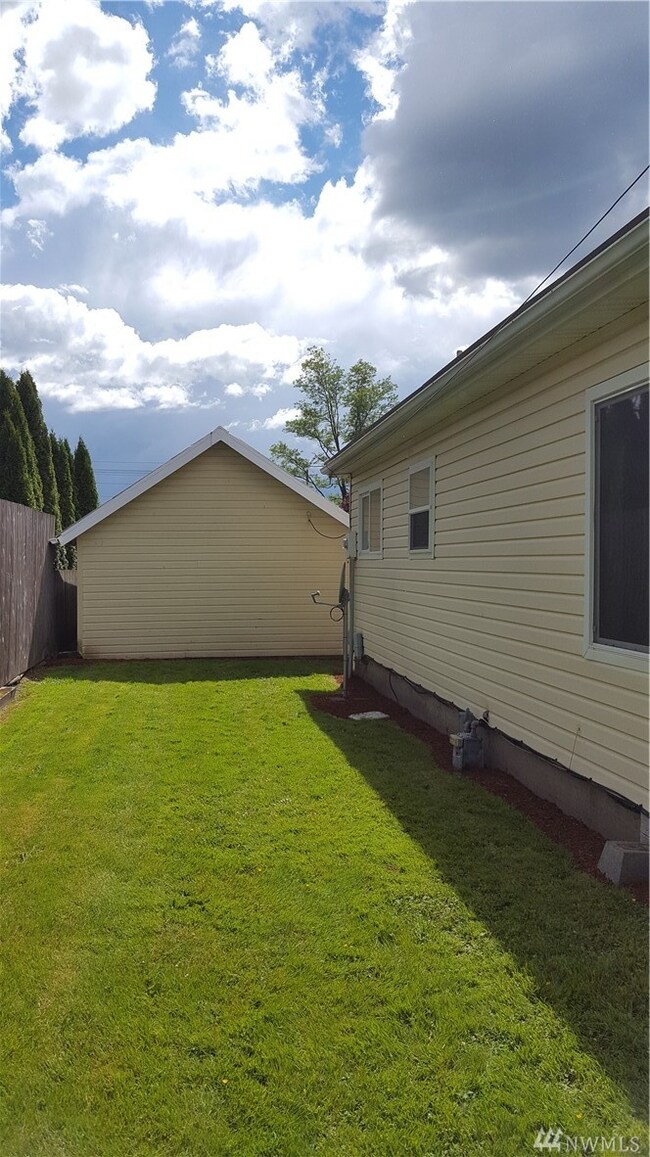 561 SW Cascade Ave, Chehalis, WA 98532 - photo 7