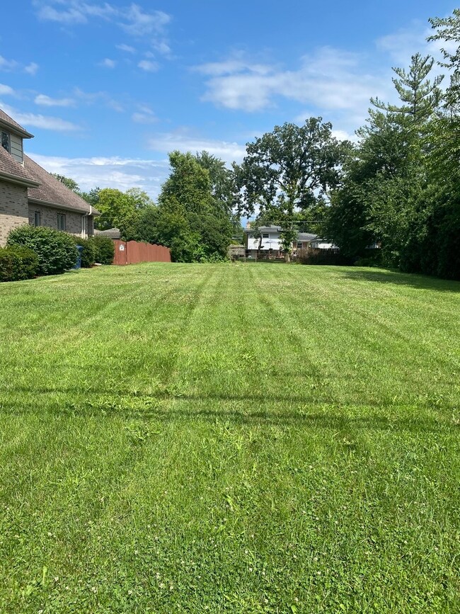 2101 Douglas Ave, Des Plaines, IL 60018 - photo 2