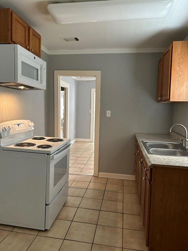 Kitchen 1