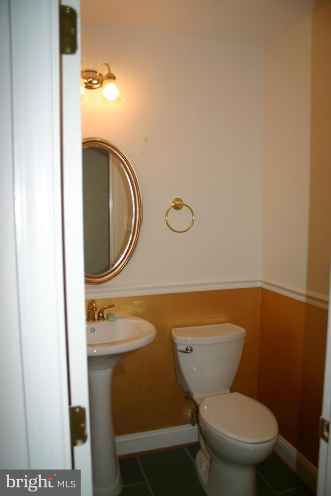 15893 Millbrook Ln, Laurel, MD 20707 - photo 3