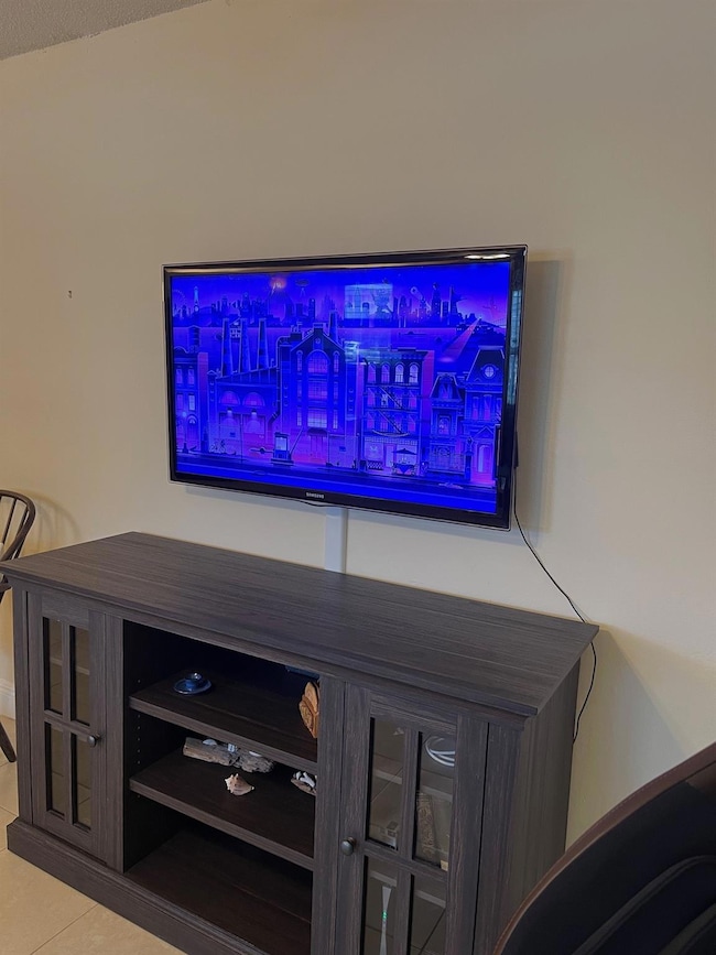 1351 N 12th Ct unit 9A, Hollywood, FL 33019 - photo 6