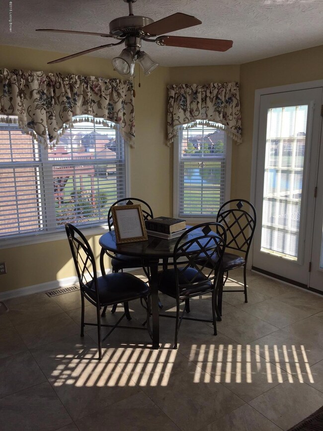 527 Autumn Glen Dr, Mount Washington, KY 40047 - photo 7