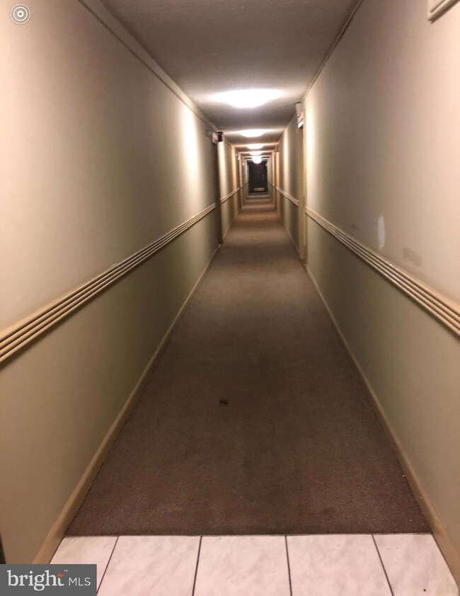 Radnor House unit 926, Bryn Mawr, PA 19010 - photo 3