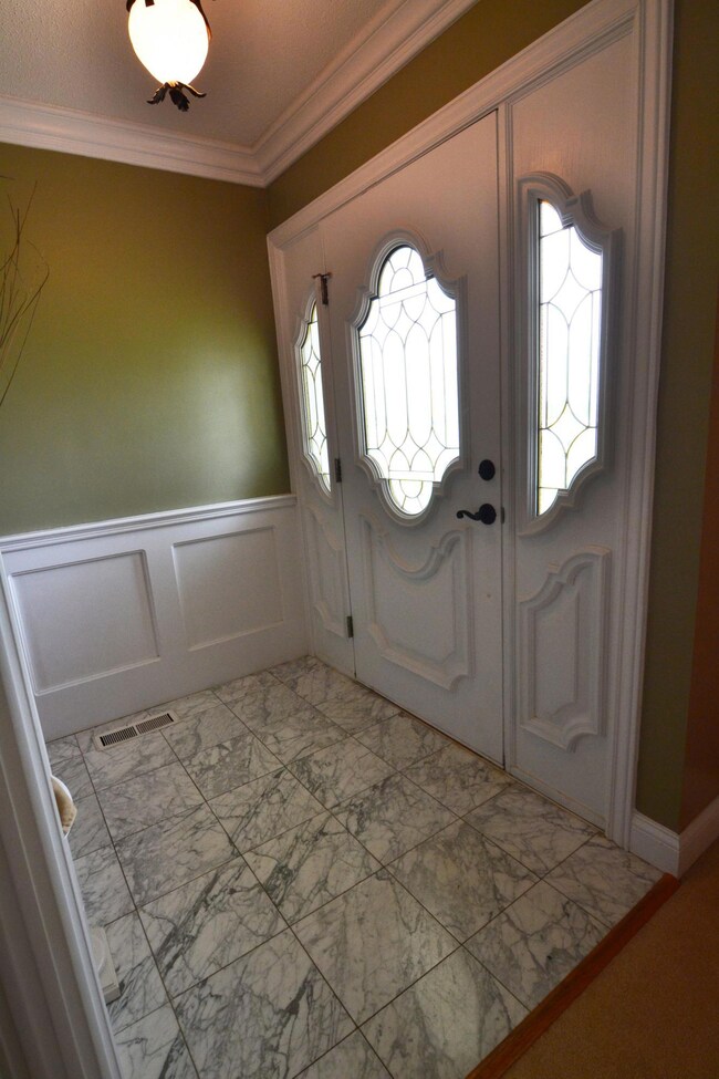 8 marble floor entry