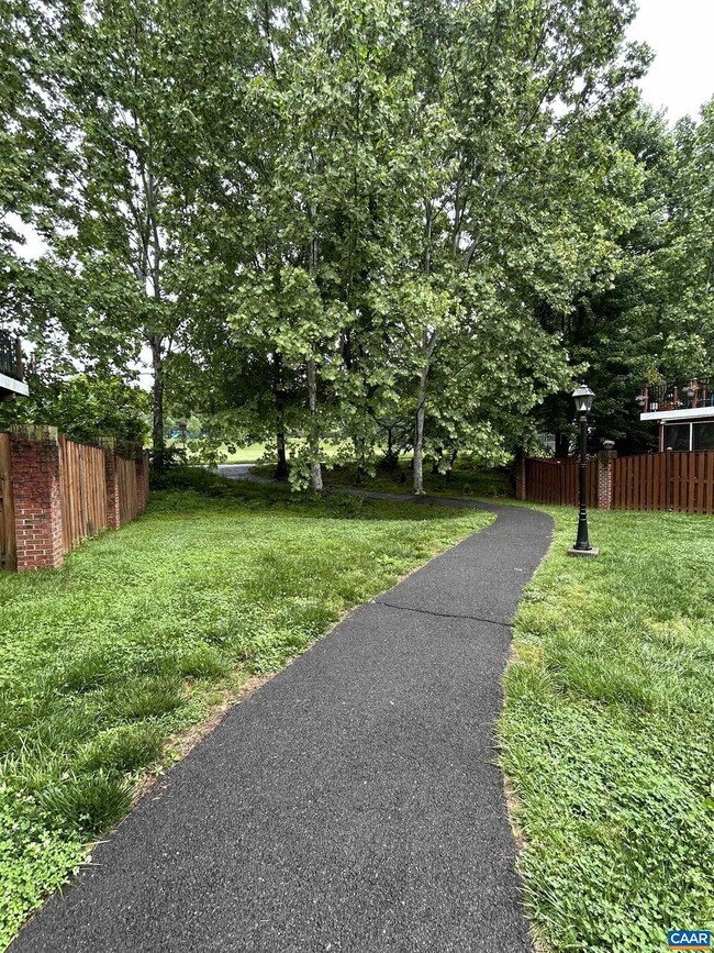913 Bing Ln, Charlottesville, VA 22903 - photo 5