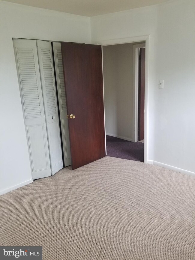 404 Jamestown Rd, Beverly, NJ 08010 - photo 7