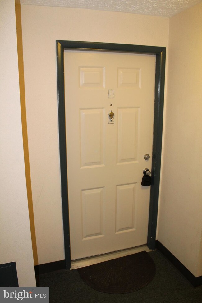 19633 Gunners Branch Rd unit B, Germantown, MD 20876 - photo 2
