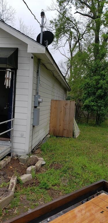 316 Frisco St, Houston, TX 77022 - photo 2