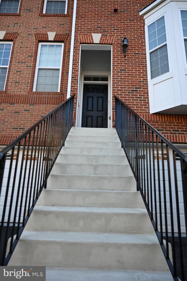 43270 Mitcham Square, Ashburn, VA 20148 - photo 4