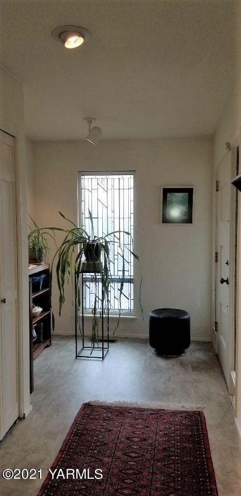 Plenty of room to great your guests