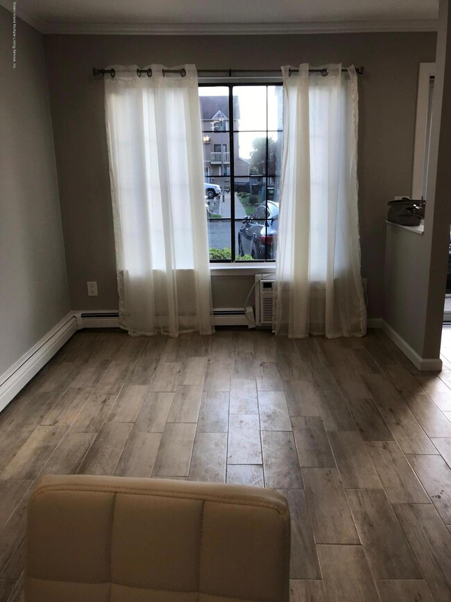 53 Gardenia Ln unit 5, Staten Island, NY 10314 - photo 7