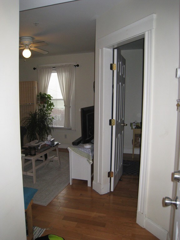 233 Cardinal Medeiros Ave unit 2, Cambridge, MA 02141 - photo 2