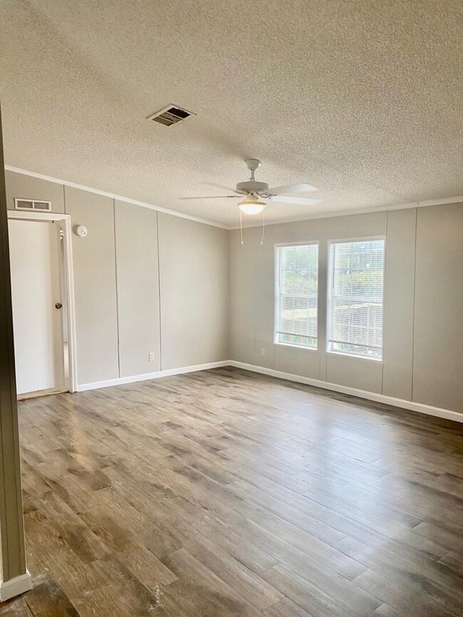 108 S College St, Sparks, GA 31647 - photo 4