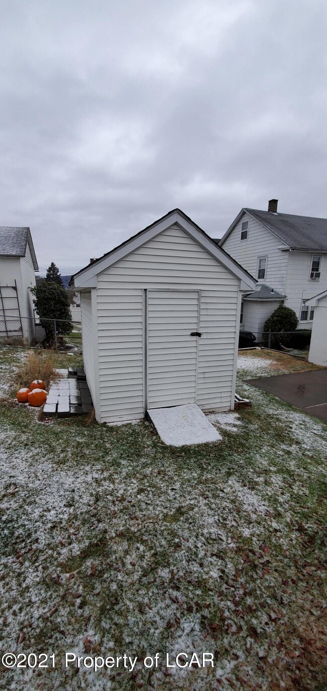 17 Mack St, Wilkes-Barre, PA 18705 - photo 7