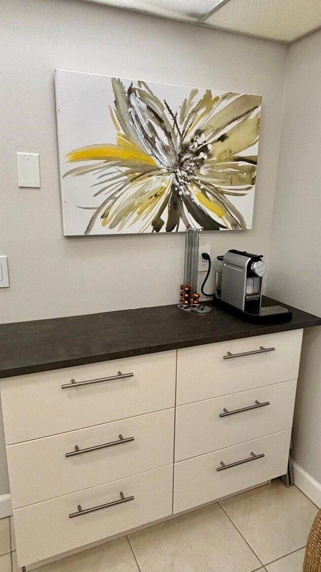 605 Oaks Dr unit 503, Pompano Beach, FL 33069 - photo 4