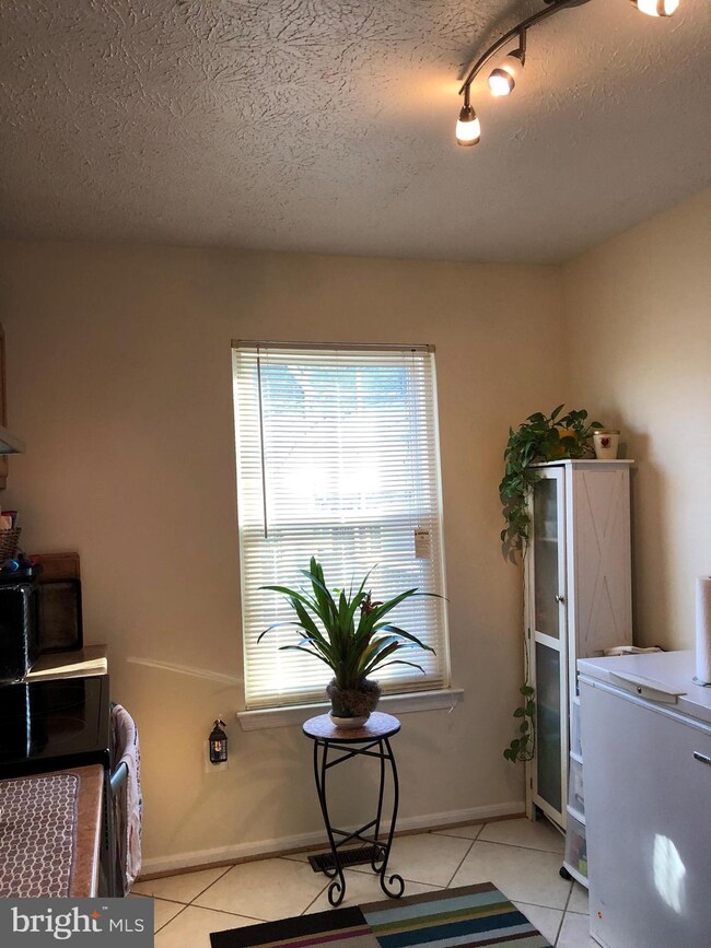 7807 Suiter Way, Hyattsville, MD 20785 - photo 5