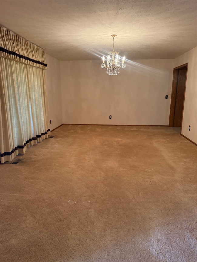 100 W 3rd St, Watonga, OK 73772 - photo 5