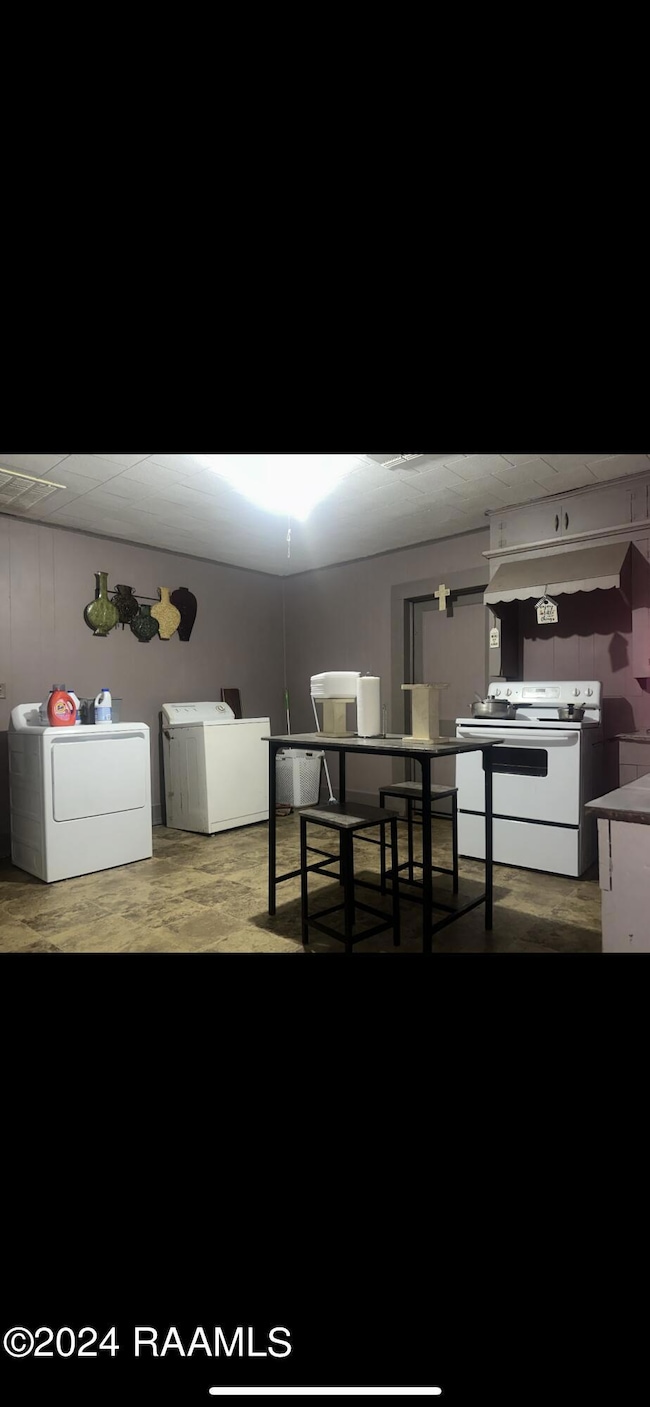 450 east Kitchen