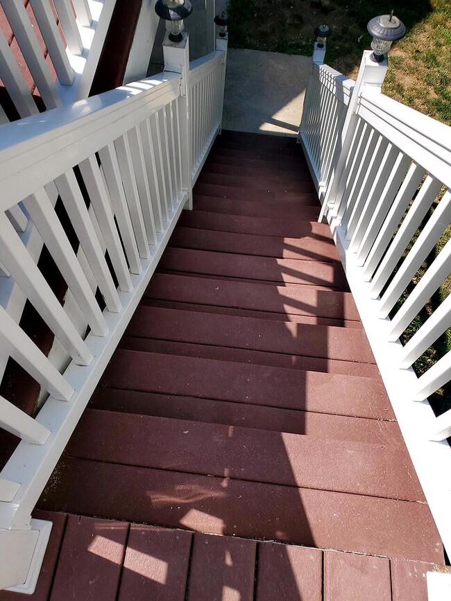 110 Dogwood_maintenance free decking