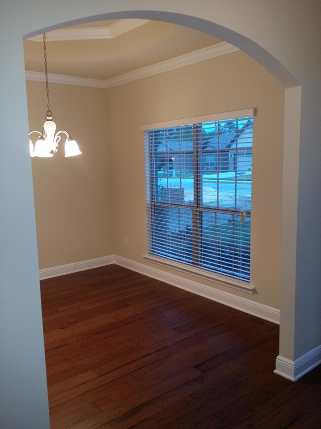 Dining/study w/arch entry & molding