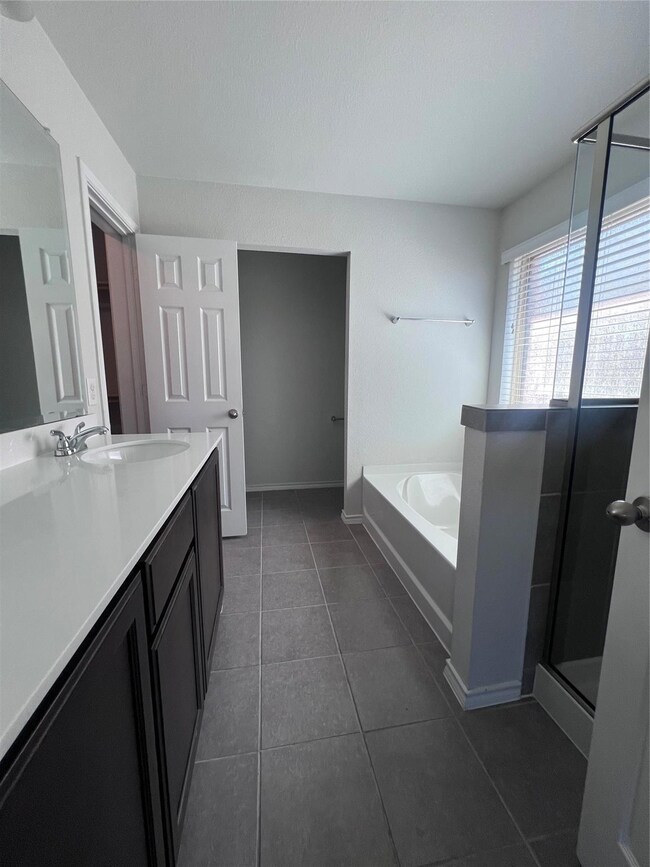 2528 Old Buck Dr, Weatherford, TX 76087 - photo 7