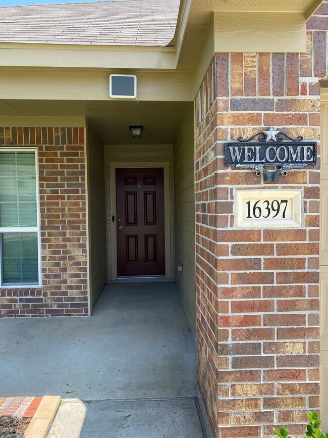 16397 Olive Sparrow Dr, Conroe, TX 77385 - photo 2