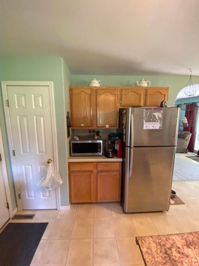 other side of kitchen