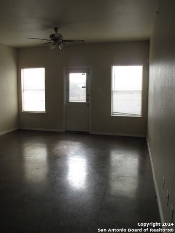 10811 Mathom Landing unit 1, Universal City, TX 78148 - photo 4