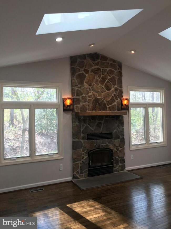 10350 Pond Spice Terrace, Burke, VA 22015 - photo 4