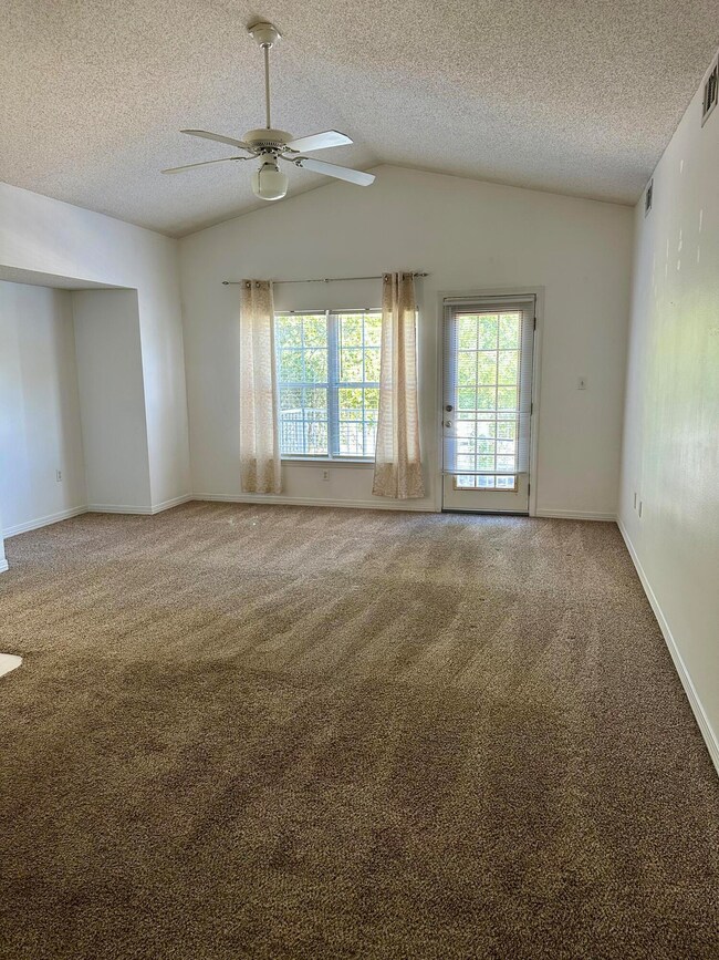 1501 Partin Dr N unit 211, Niceville, FL 32578 - photo 4