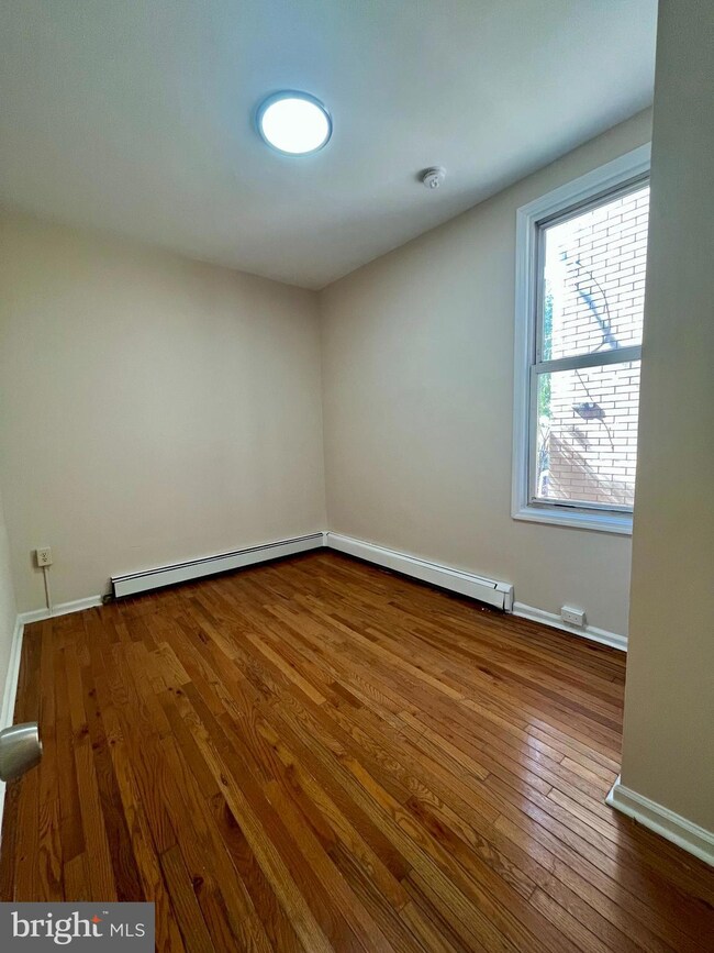 204 Redmond St unit 1, New Brunswick, NJ 08901 - photo 7