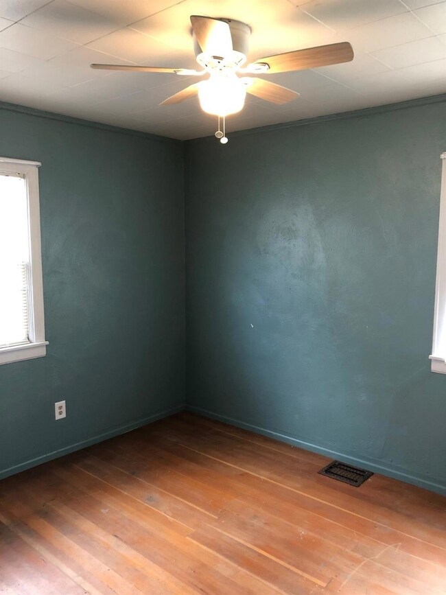 2320 Darrow Ave, Klamath Falls, OR 97601 - photo 7