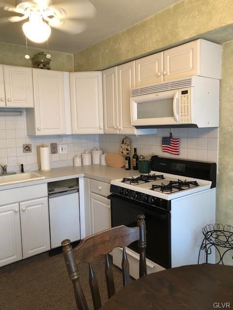 1560 Creekside Rd, Whitehall, PA 18052 - photo 2