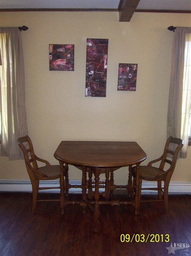 Every day eating area open to kitchen and living/g