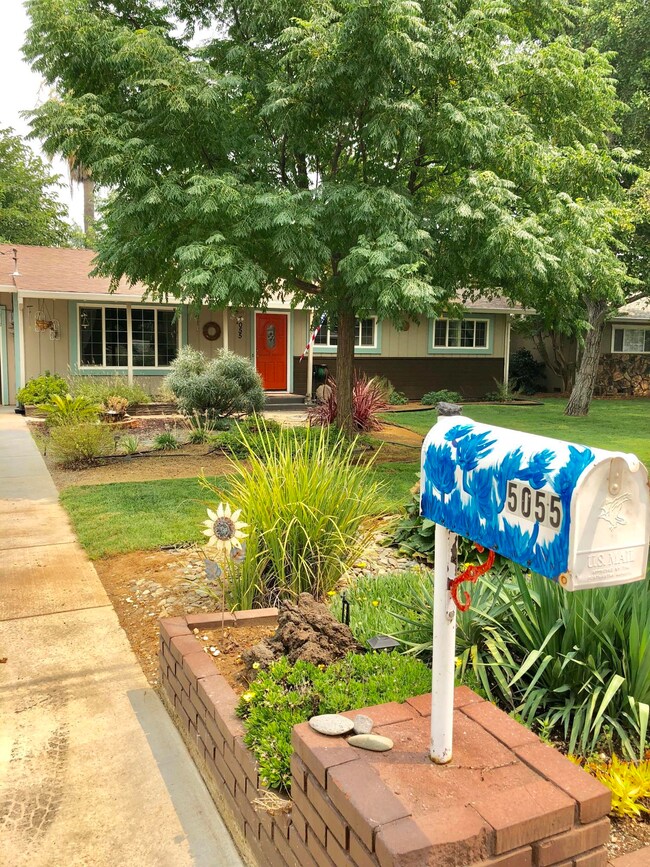5055 Huntington Dr, Redding, CA 96002 - photo 3