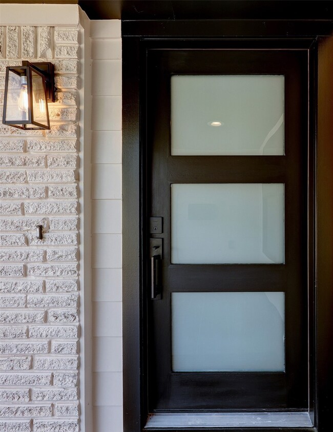 5109 Viking Dr, Houston, TX 77092 - photo 2