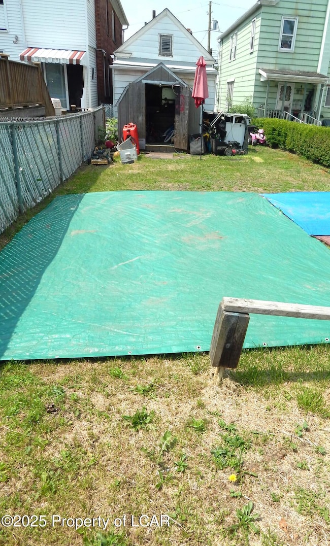Back/Back Yard