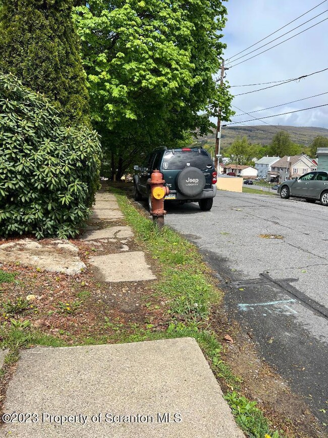 1311-1315 Hampton St, Scranton, PA 18504 - photo 3