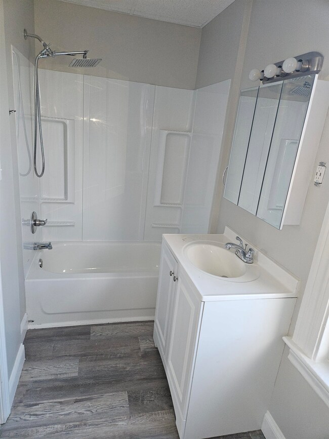 21 Arlington St unit 21, Nashua, NH 03060 - photo 4