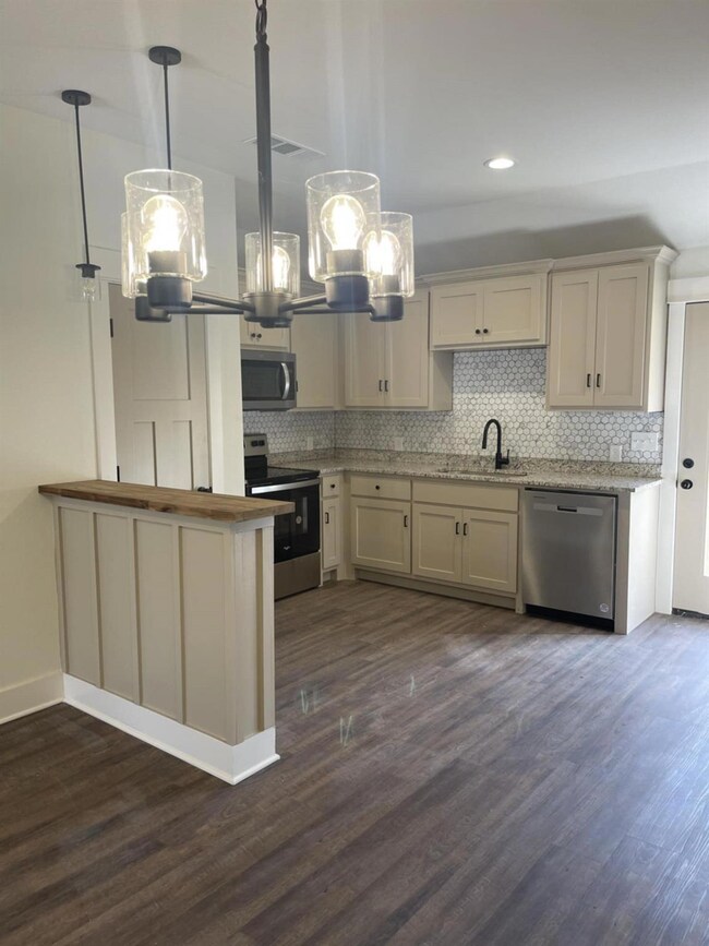 311 W Lampasas St unit A, Ennis, TX 75119 - photo 6