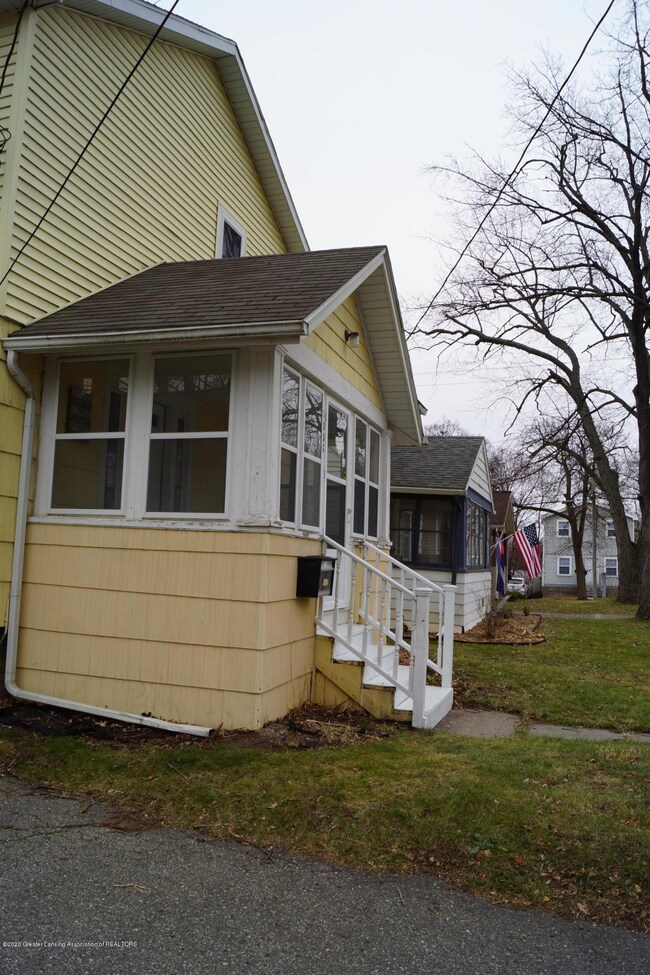 1008 Greenwood Ave, Lansing, MI 48915 - photo 4