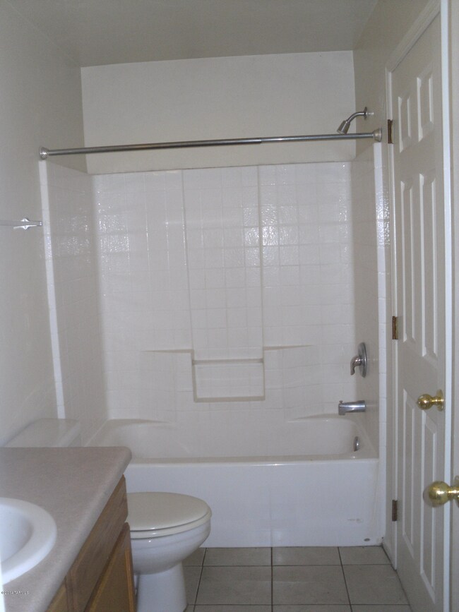 Navajo Apartment Interior Pics 004