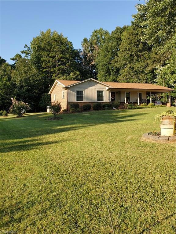 1172 Arabian Dr, Asheboro, NC 27205 - photo 4