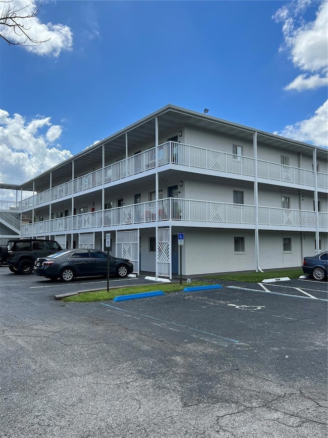 Hampshire House Condos unit 213, Orlando, FL 32804 - photo 2