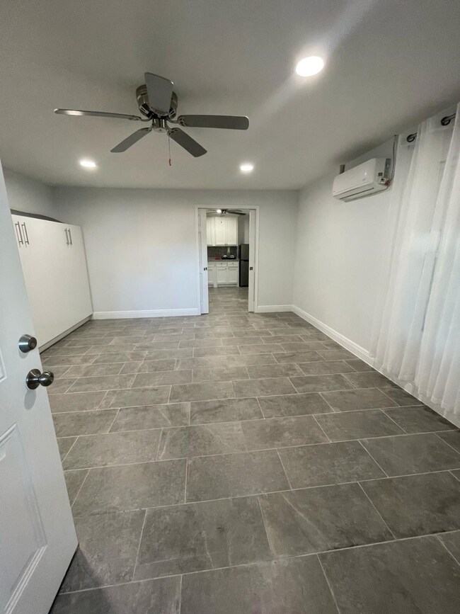 7410 Ilex St unit C, Houston, TX 77012 - photo 4