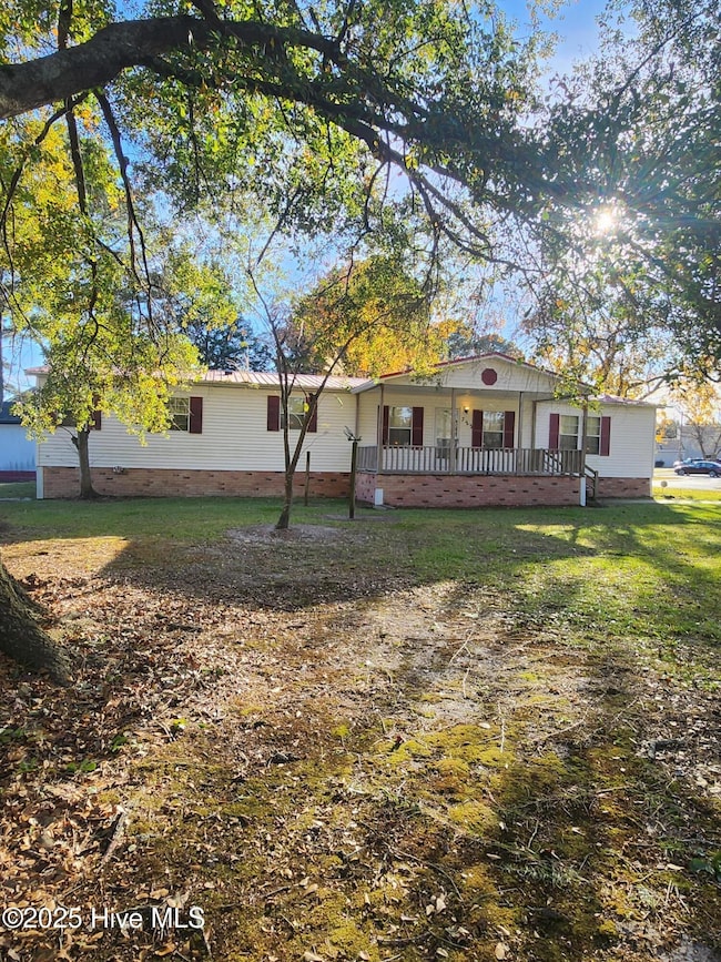 723 W Broad St, Beulaville, NC 28518 - photo 4